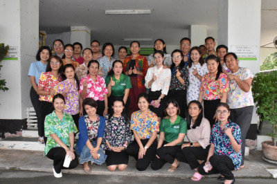พิธีสรงน้ำพระและรดน้ำ﻿ขอพร เนื่องในเทศกาลประเพณีวันสงกรานต์ ... พารามิเตอร์รูปภาพ 1